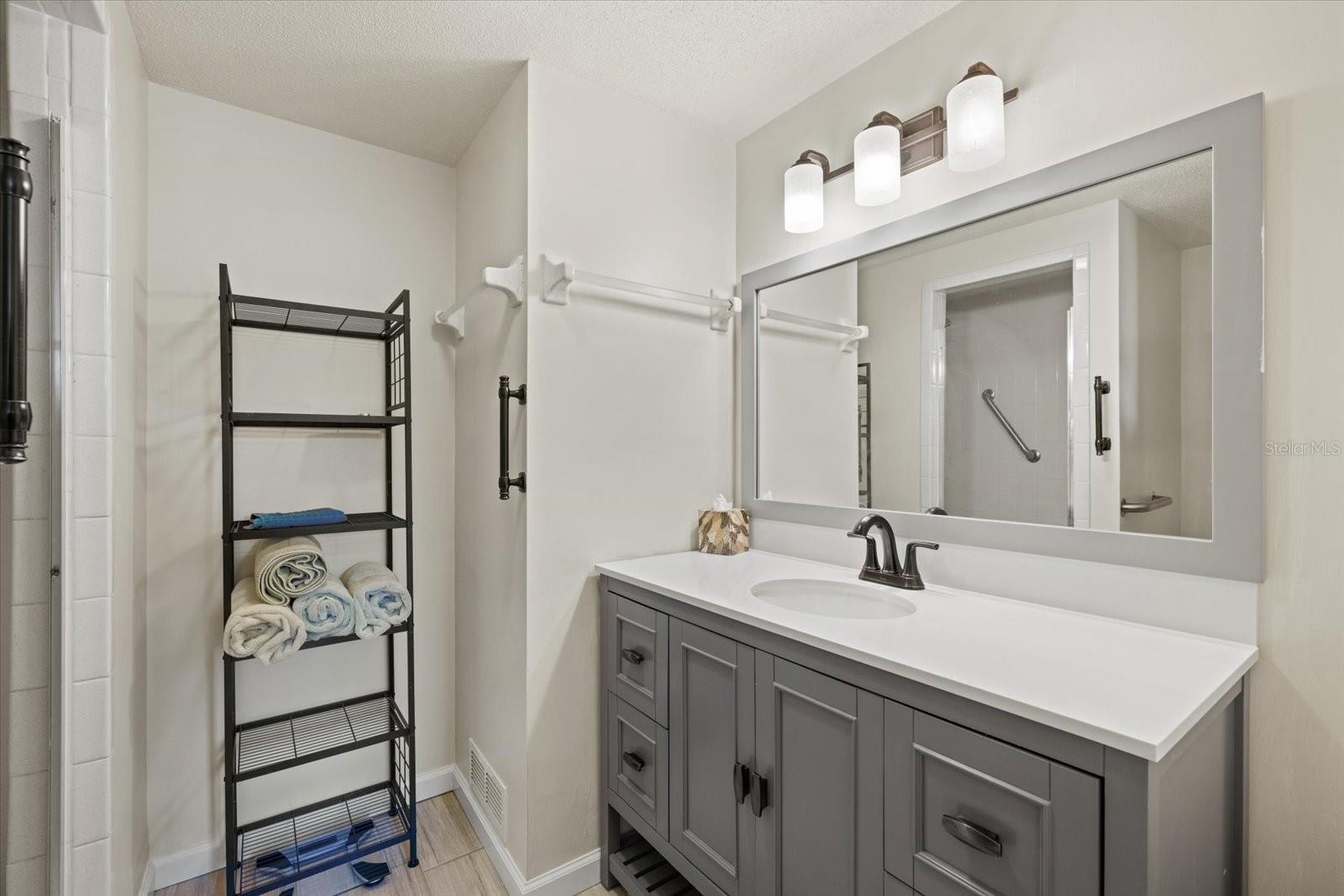 CIRCLE WOODS OF VENICE 2 - Residential