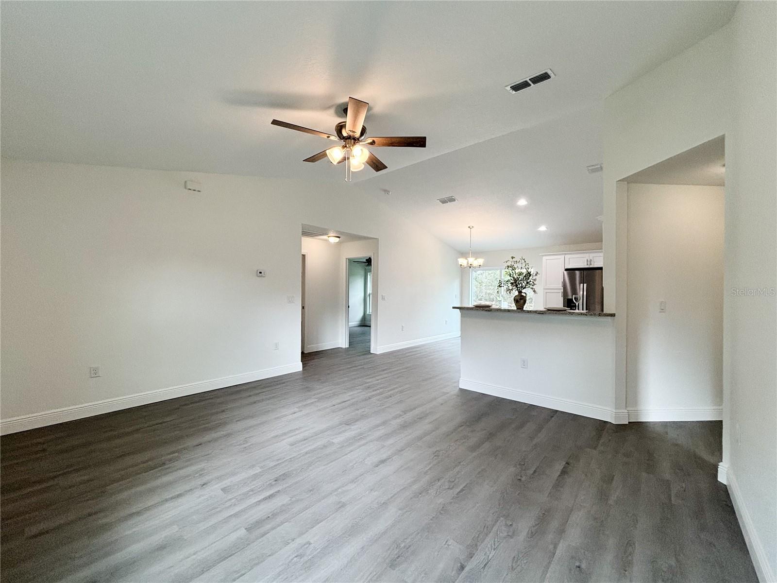 RAINBOW LAKES ESTATE - Residential