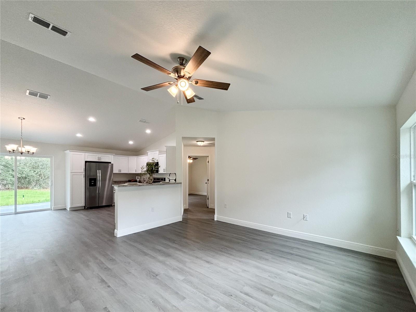RAINBOW LAKES ESTATE - Residential