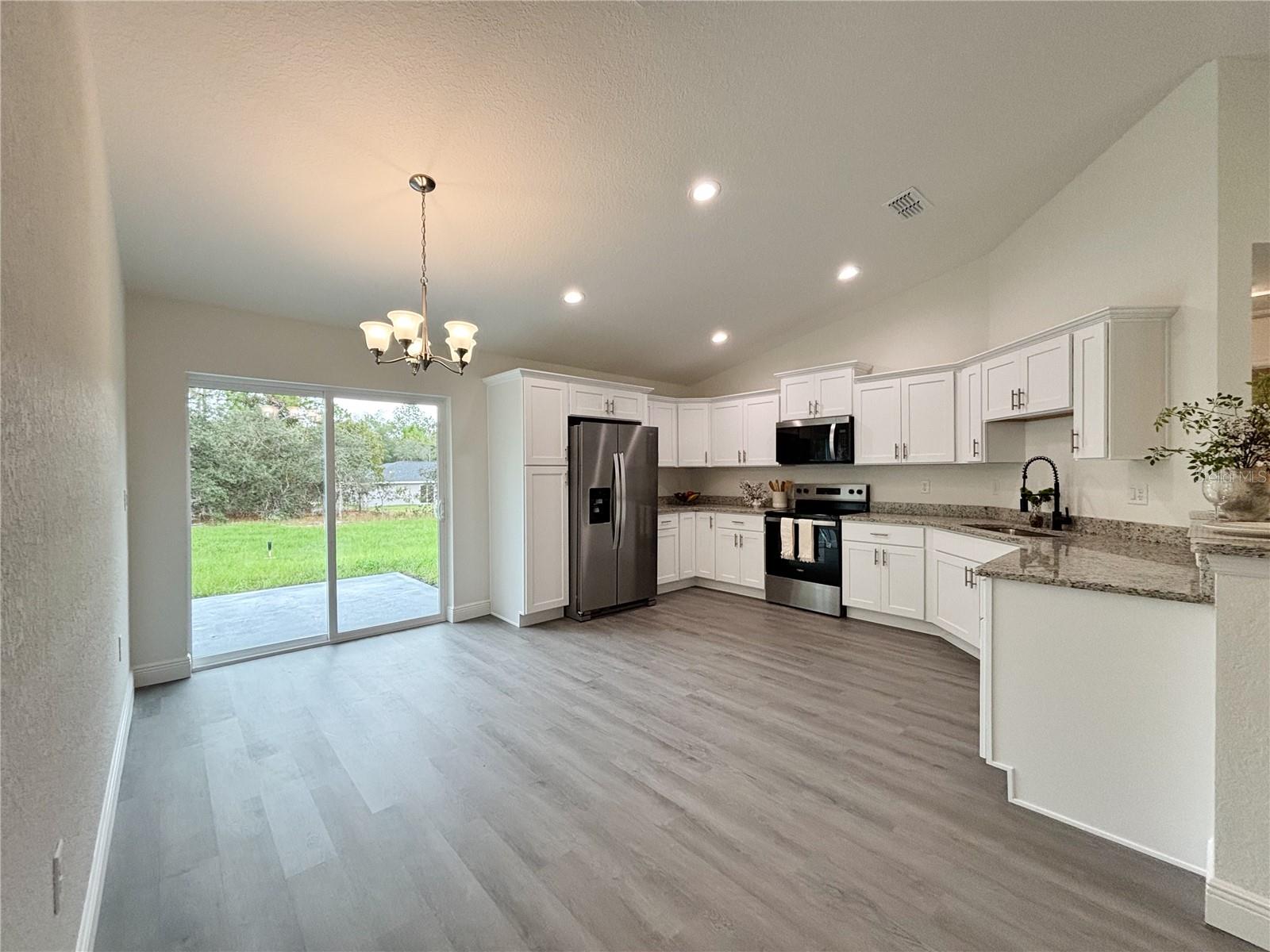 RAINBOW LAKES ESTATE - Residential