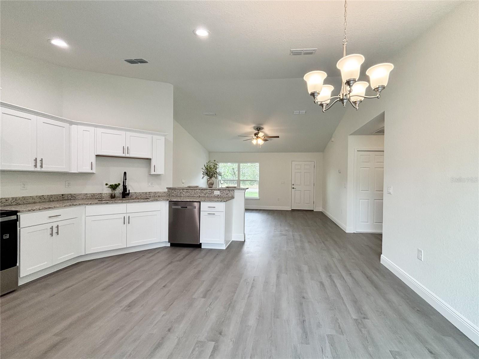 RAINBOW LAKES ESTATE - Residential