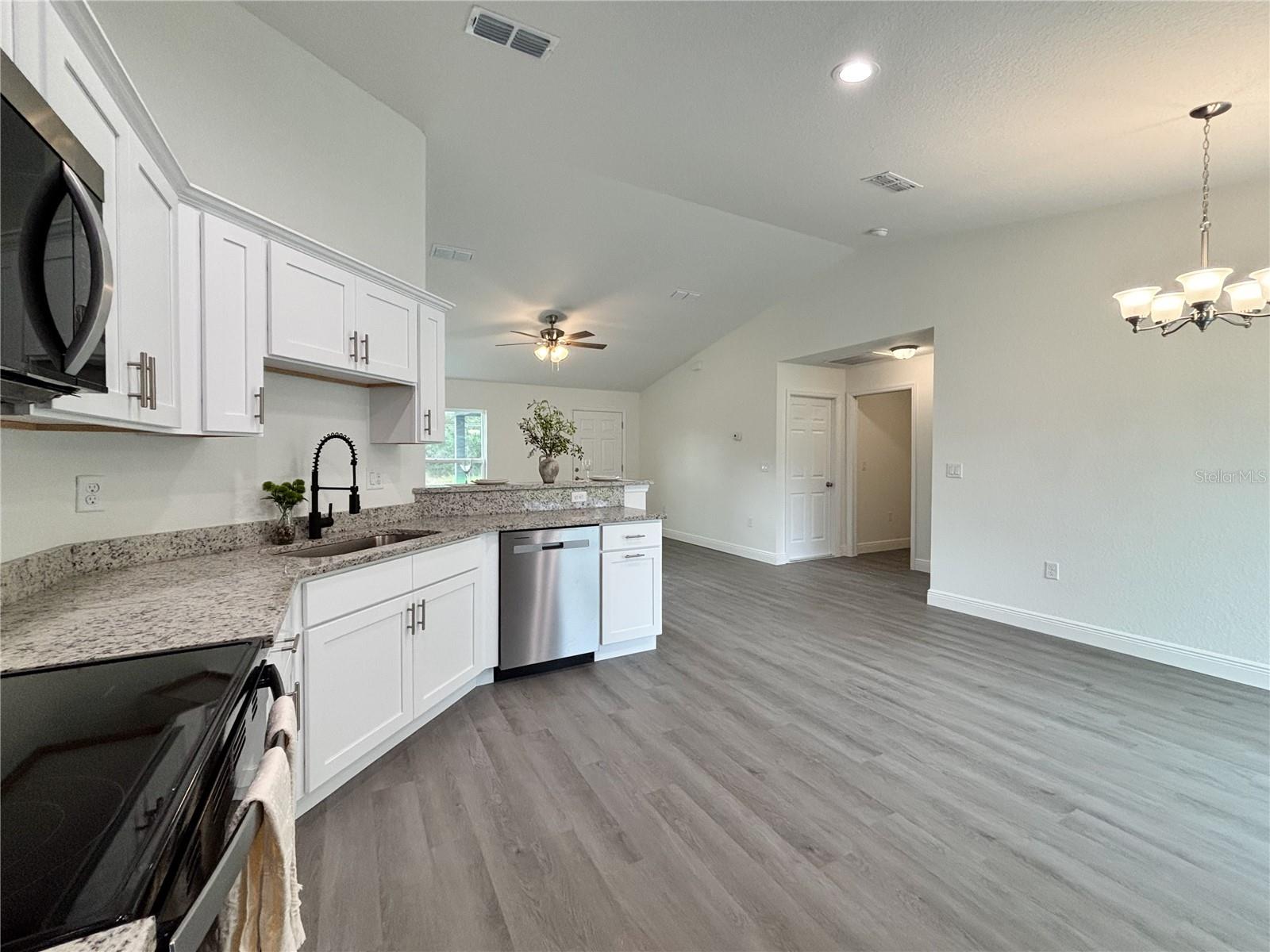 RAINBOW LAKES ESTATE - Residential
