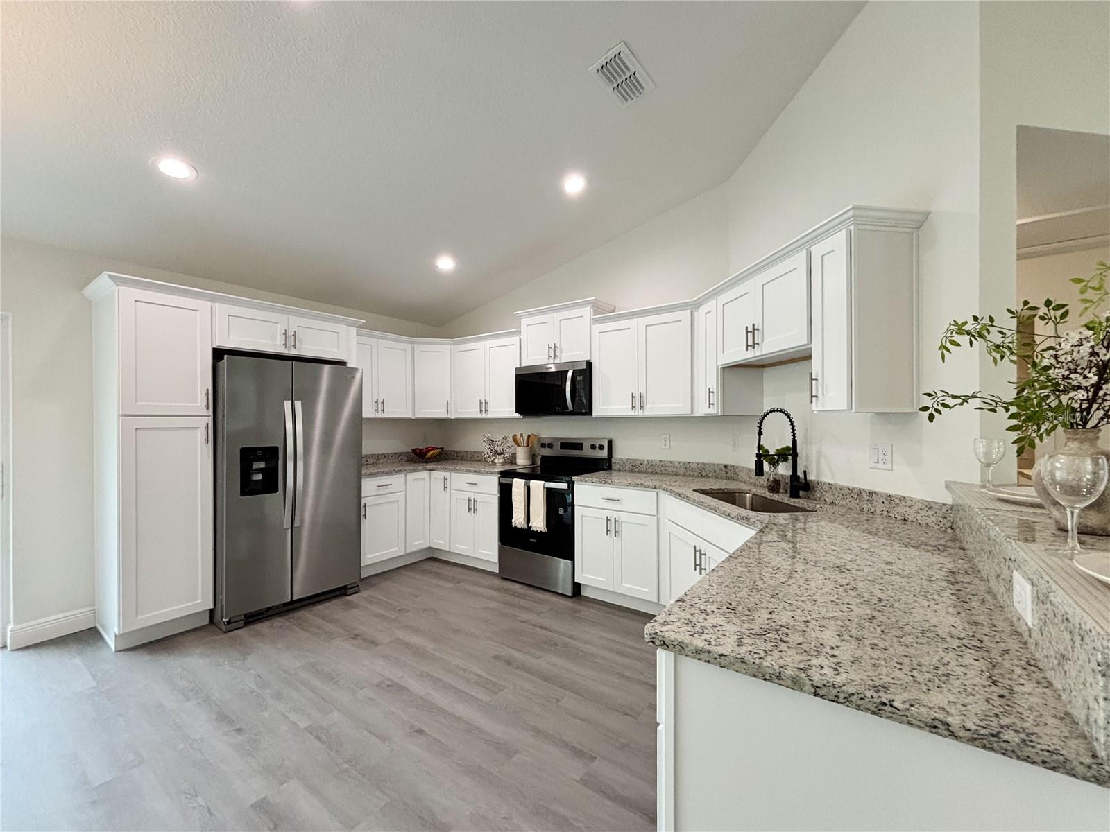 RAINBOW LAKES ESTATE - Residential