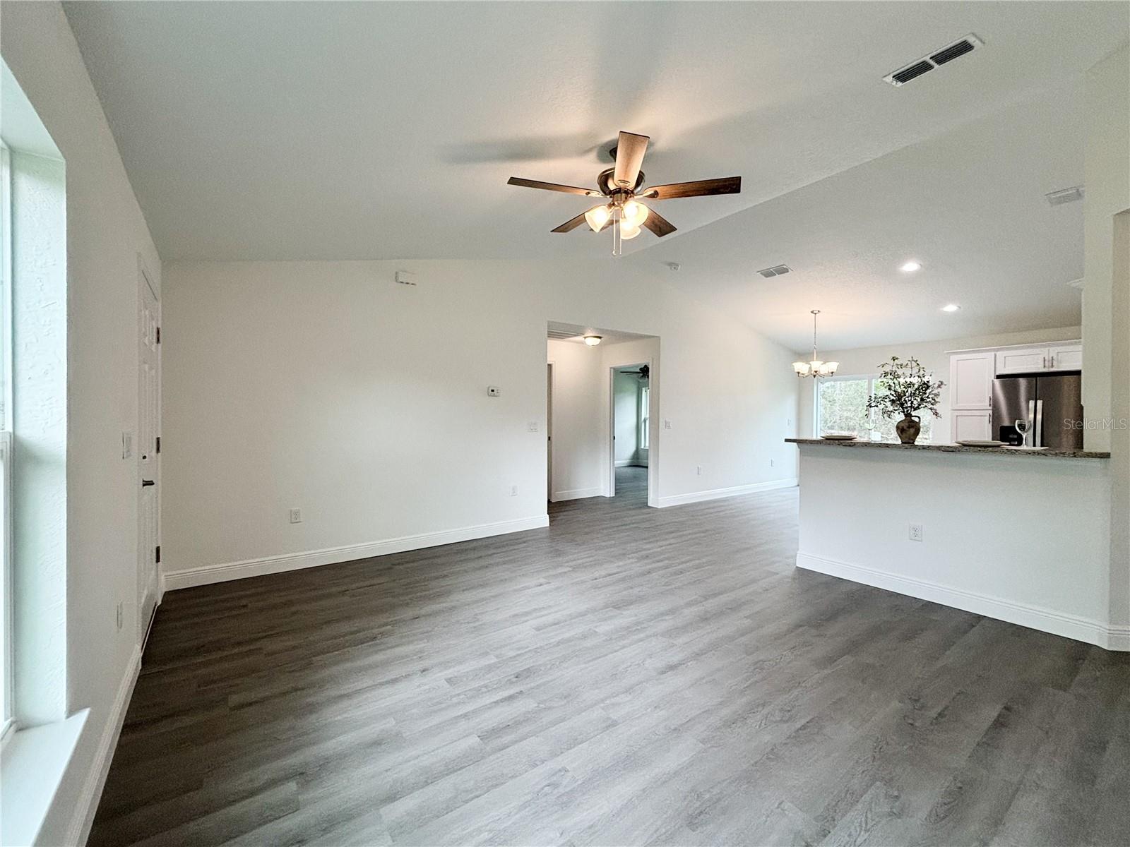 RAINBOW LAKES ESTATE - Residential