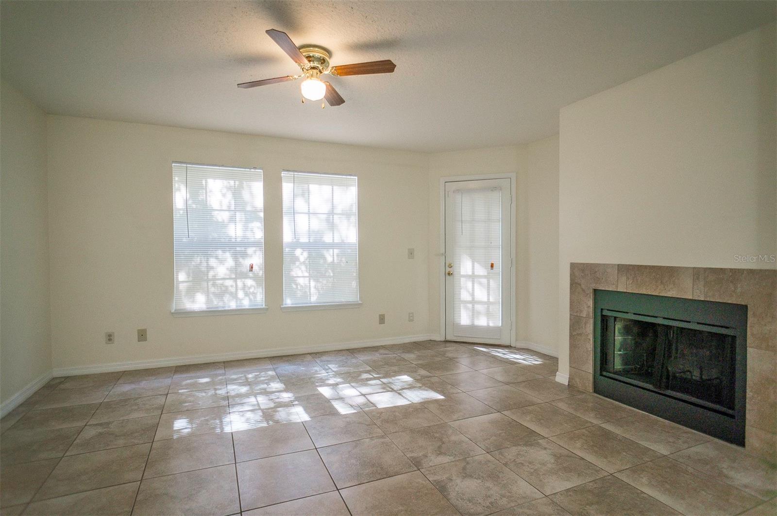 CENTRAL PARK - Residential Lease