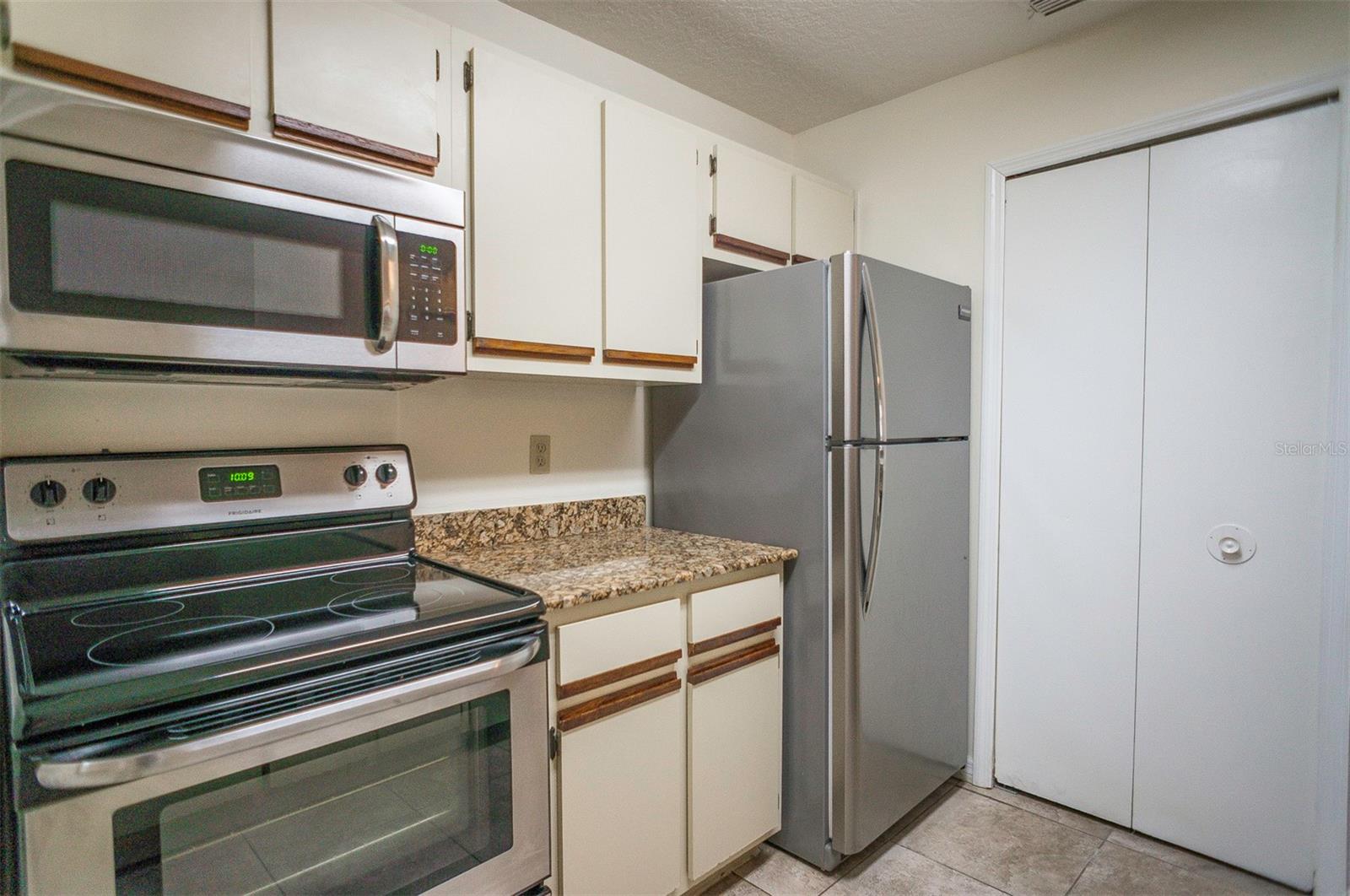 CENTRAL PARK - Residential Lease