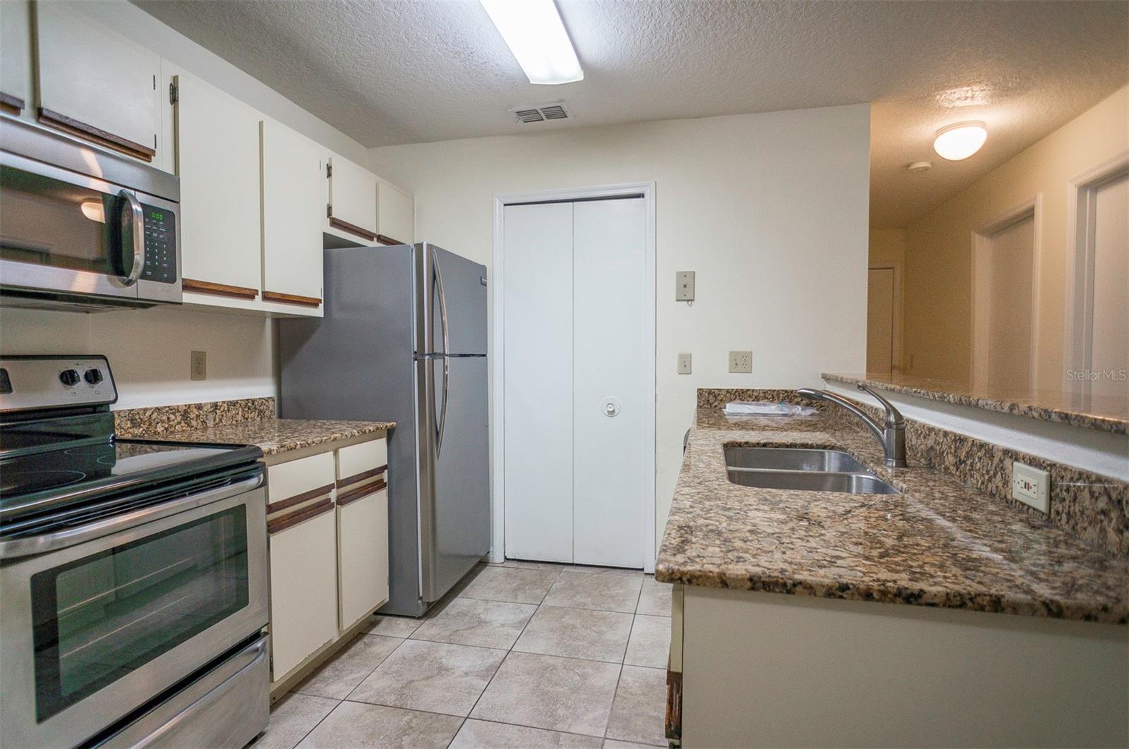 CENTRAL PARK - Residential Lease