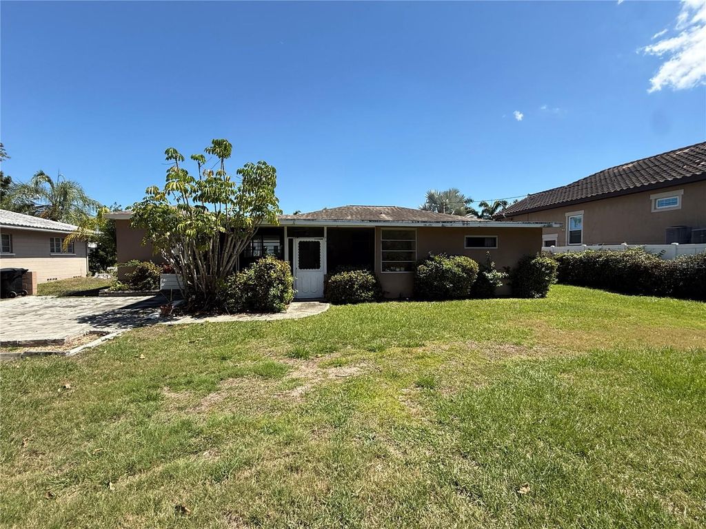 Photo of 144 Almedo Way NE, St Petersburg, FL 33704 (MLS # TB8492858)