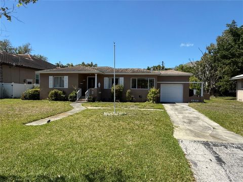 Photo of 144 Almedo Way NE, St Petersburg, FL 33704 (MLS # TB8492858)