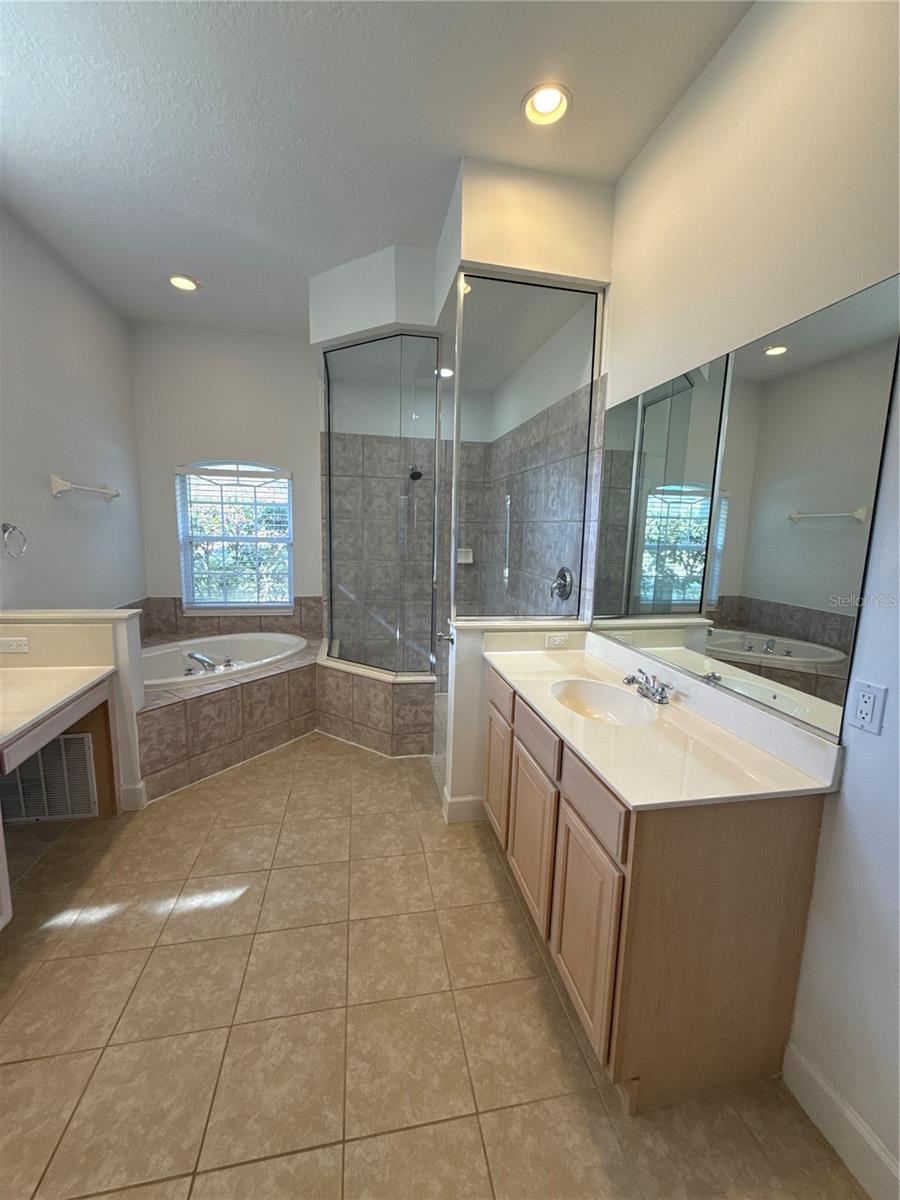 RIVERWALK VILLAGE CYPRESS BANKS SP E - Residential