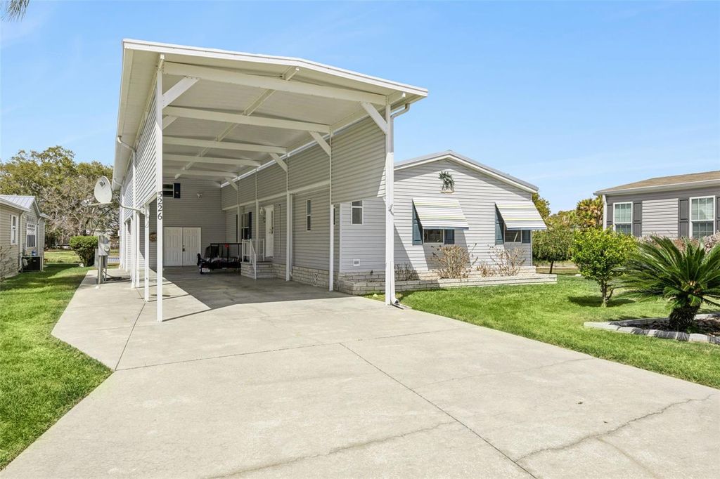 Photo of 5226 Island View Circle N, Polk City, FL 33868 (MLS # P4937680)