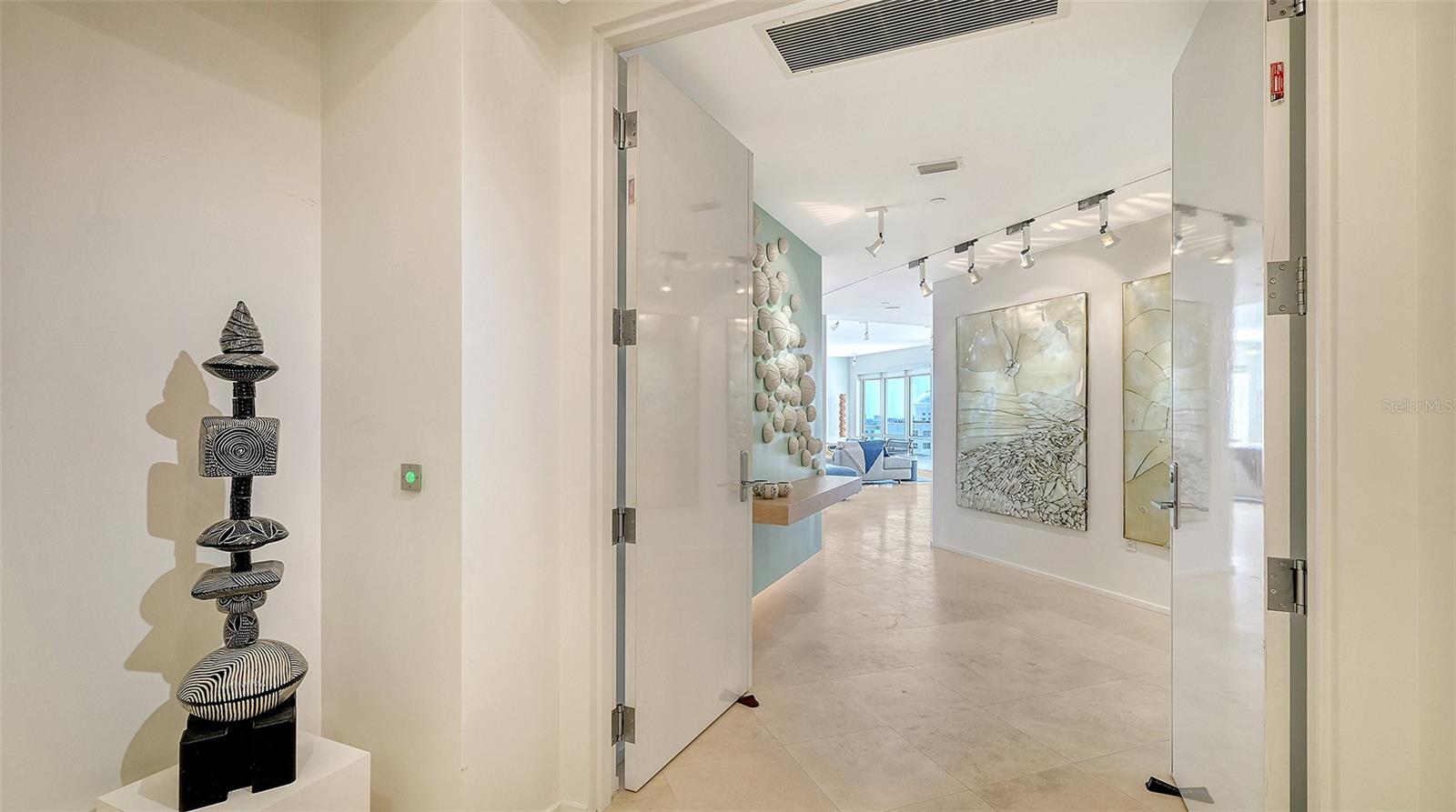 35 WATERGATE DRIVE 1101