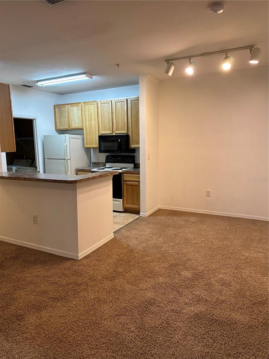 COURTNEY PALMS CONDO - Residential Lease