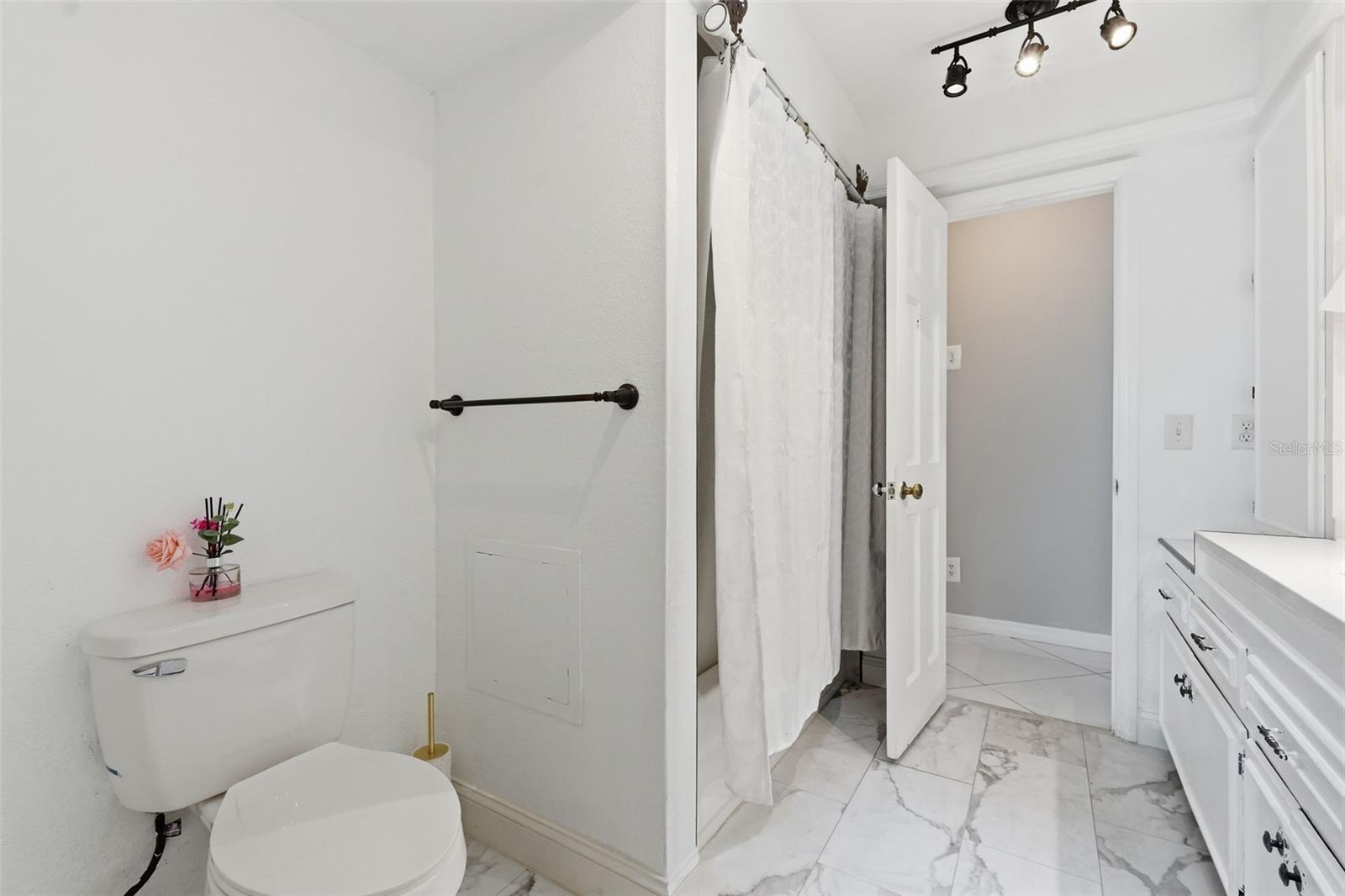 EAST LAKE ADD - Residential