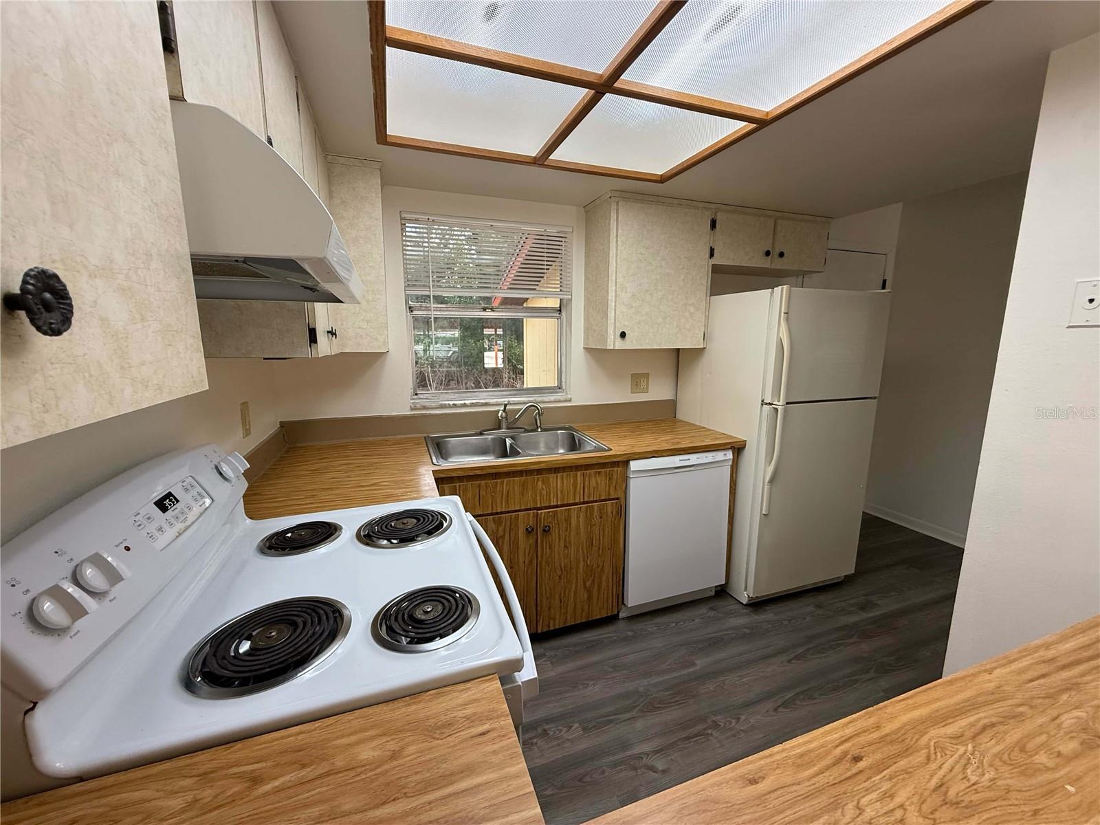 PINELLAS FARMS - Residential Lease