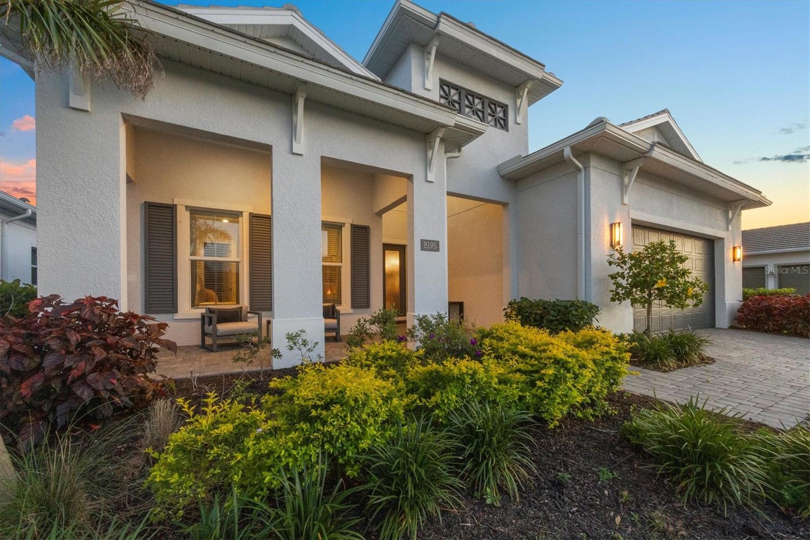 8195 REDONDA LOOP