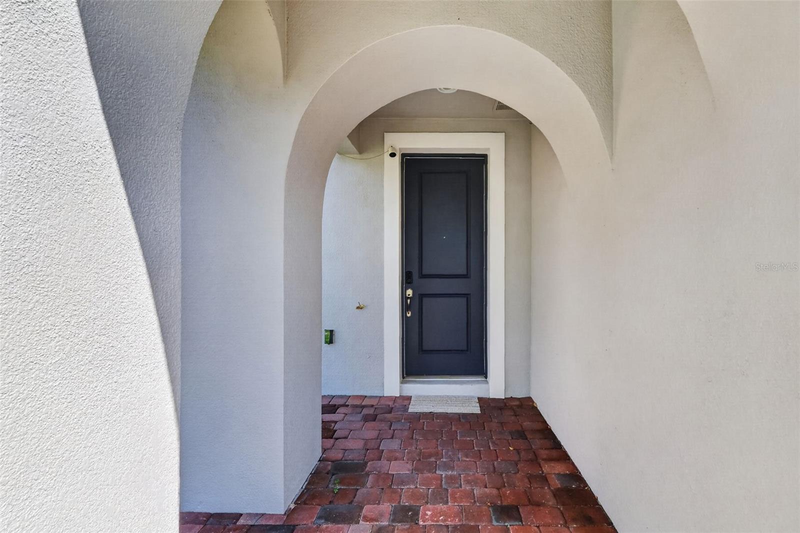 1090 HARBOR RIDGE DRIVE