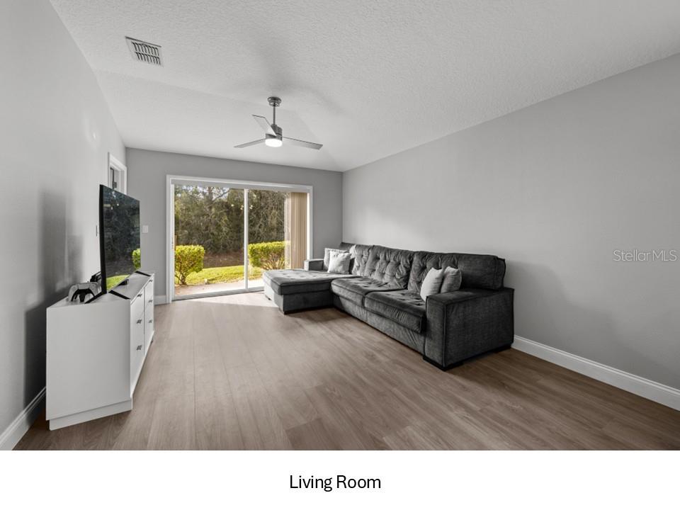 LEXINGTON COMMONS - Residential