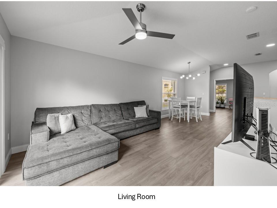 LEXINGTON COMMONS - Residential