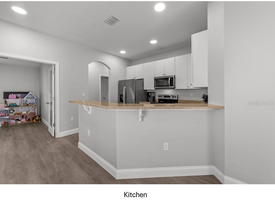 LEXINGTON COMMONS - Residential