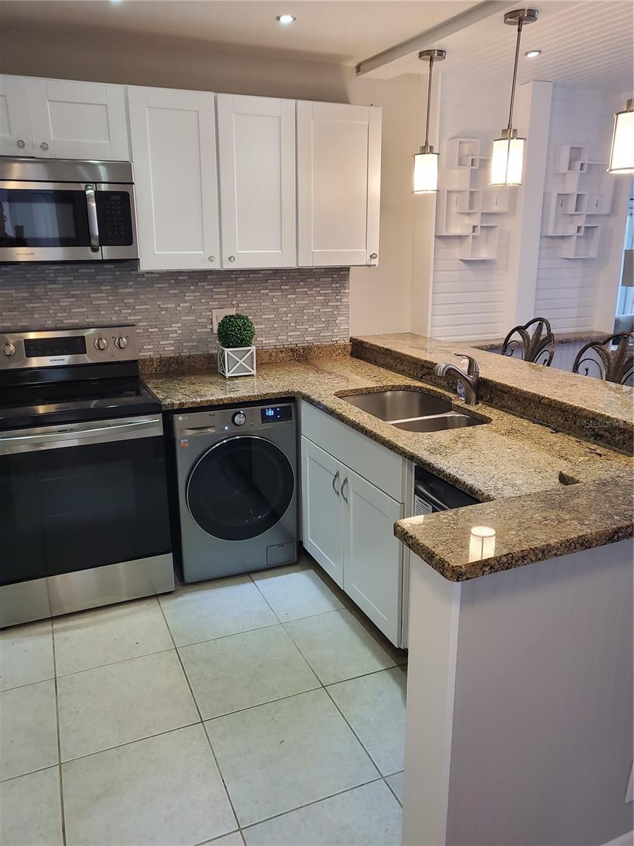 WANDER RESIDENCES OF TIERRA VERDE - Residential