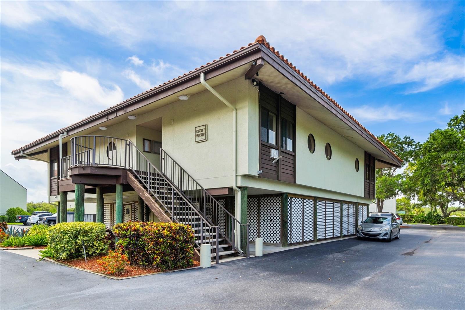 WANDER RESIDENCES OF TIERRA VERDE - Residential