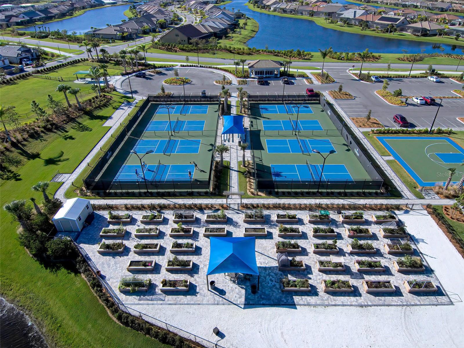 ISLANDWALK/THE WEST VLGS PH 8 - Residential