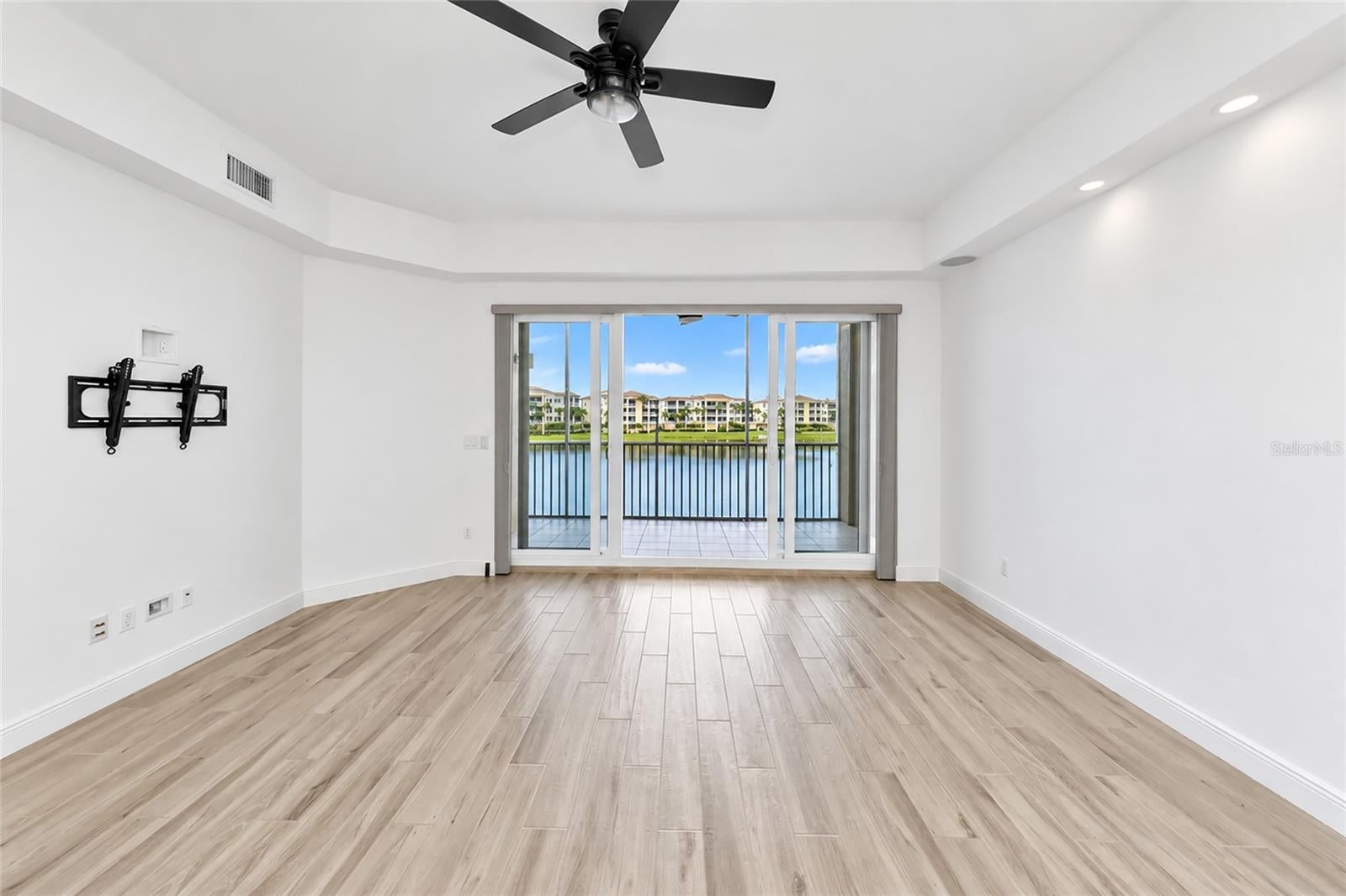 10530 BOARDWALK LOOP 202, BRADENTON, FL, 34202 4 10530 BOARDWALK LOOP 202