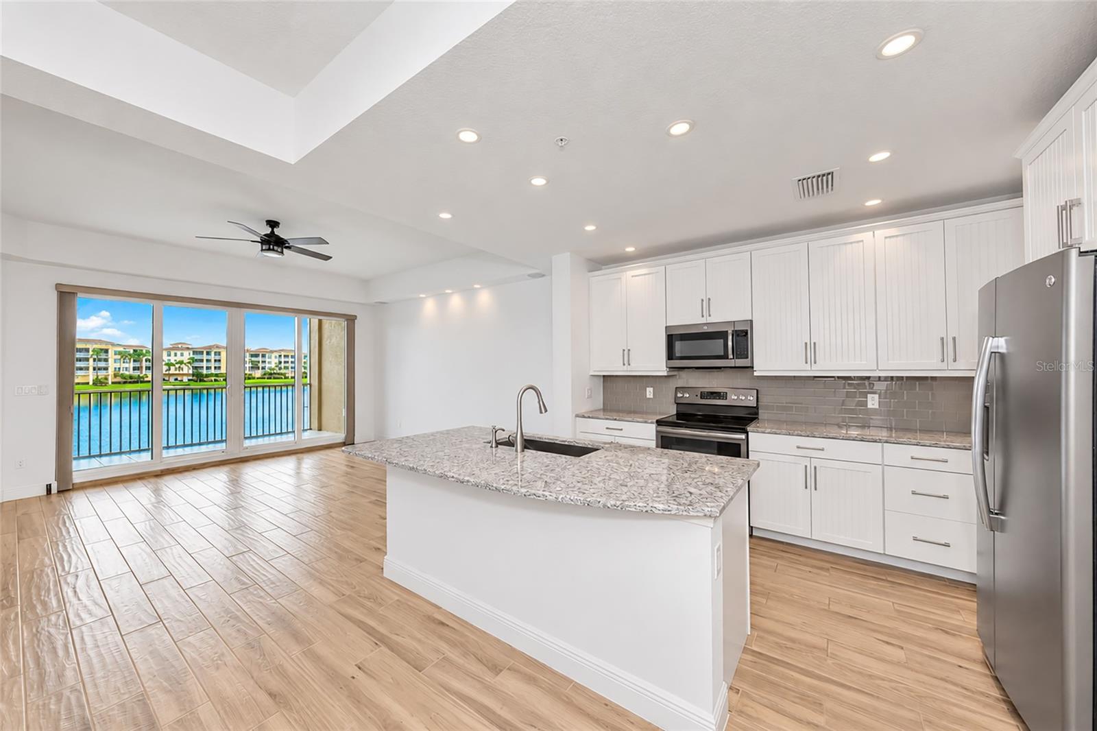 10530 BOARDWALK LOOP 202, BRADENTON, FL, 34202 3 10530 BOARDWALK LOOP 202