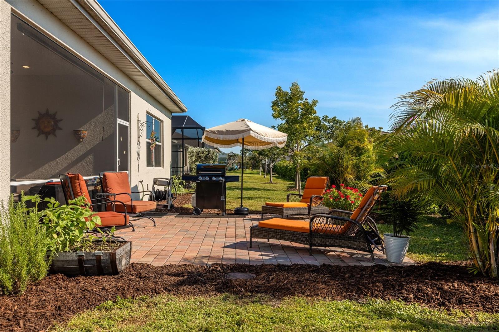 ENTRADA C1-C13 R-1 L1-L10 01 02 - Residential