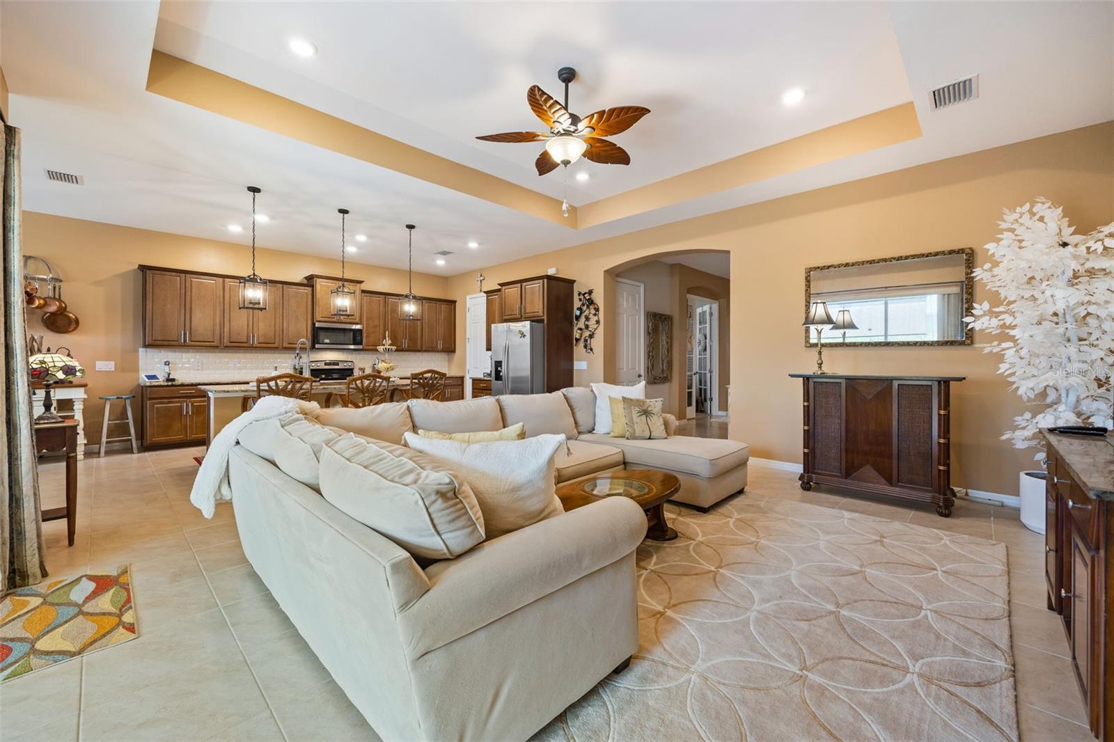 ENTRADA C1-C13 R-1 L1-L10 01 02 - Residential