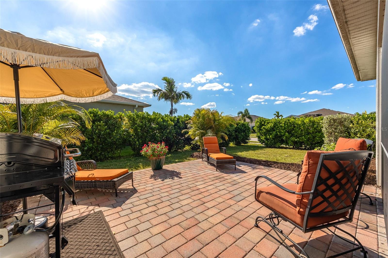 ENTRADA C1-C13 R-1 L1-L10 01 02 - Residential