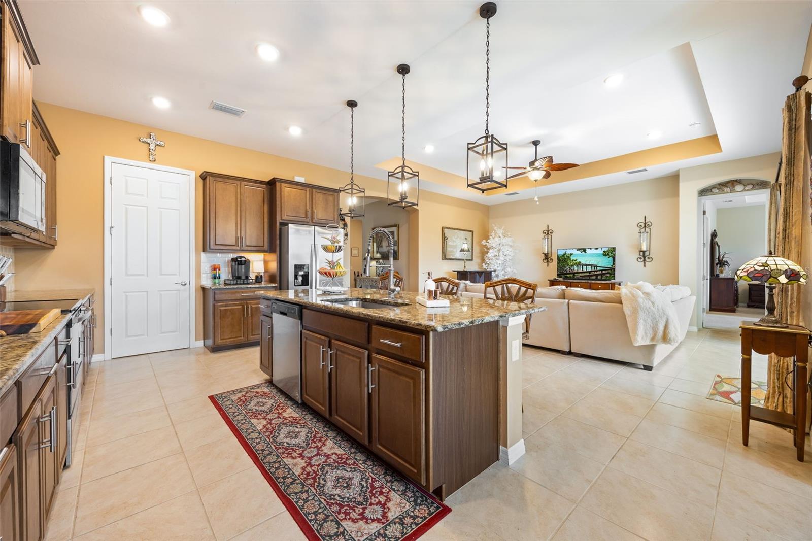 ENTRADA C1-C13 R-1 L1-L10 01 02 - Residential