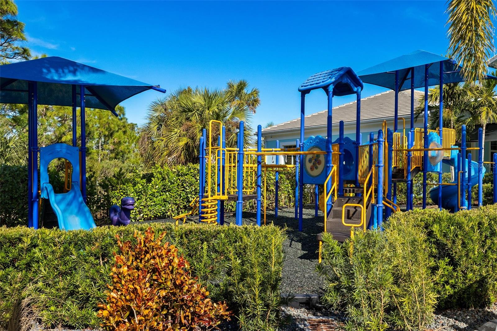 ENTRADA C1-C13 R-1 L1-L10 01 02 - Residential