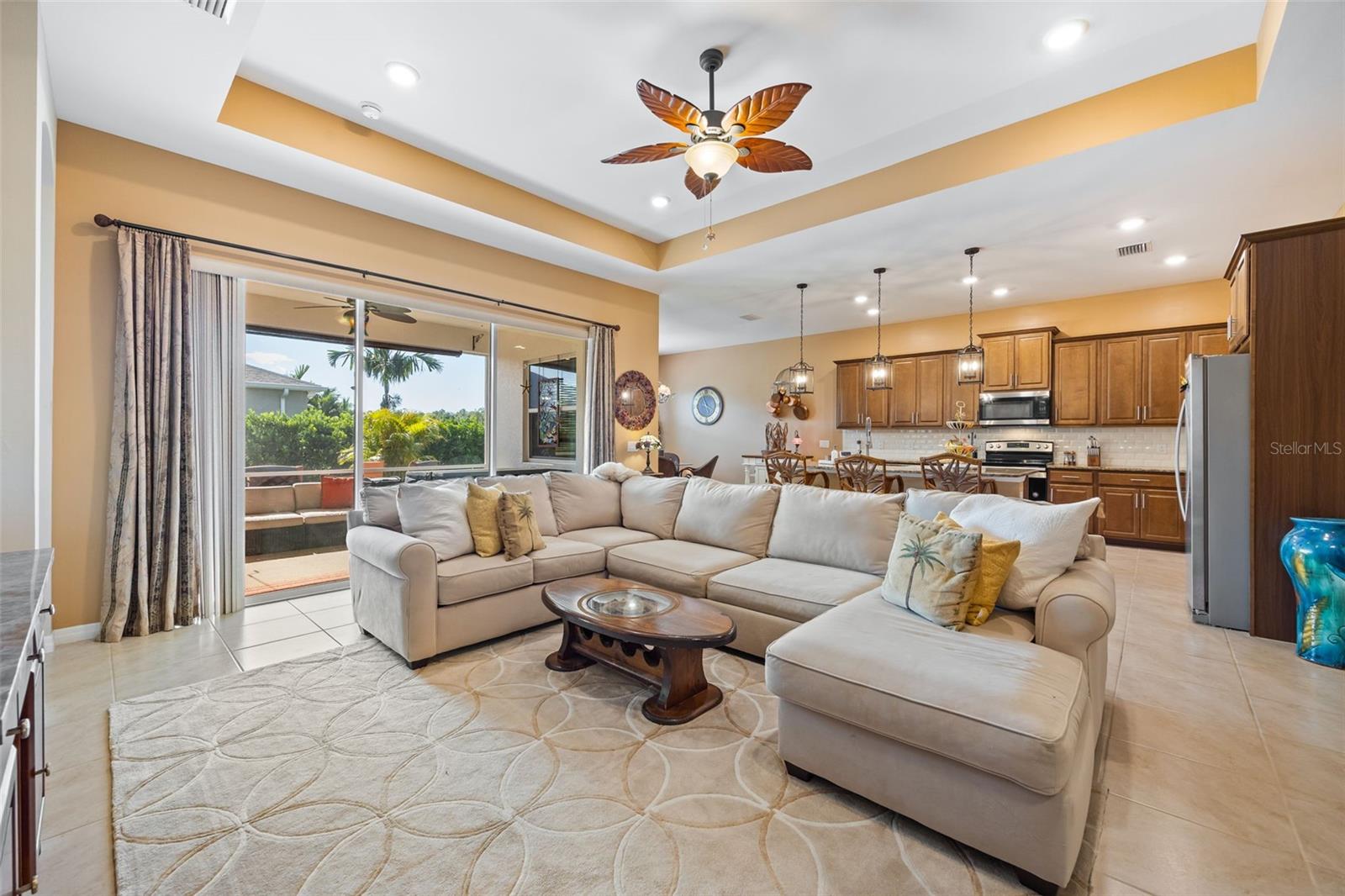 ENTRADA C1-C13 R-1 L1-L10 01 02 - Residential