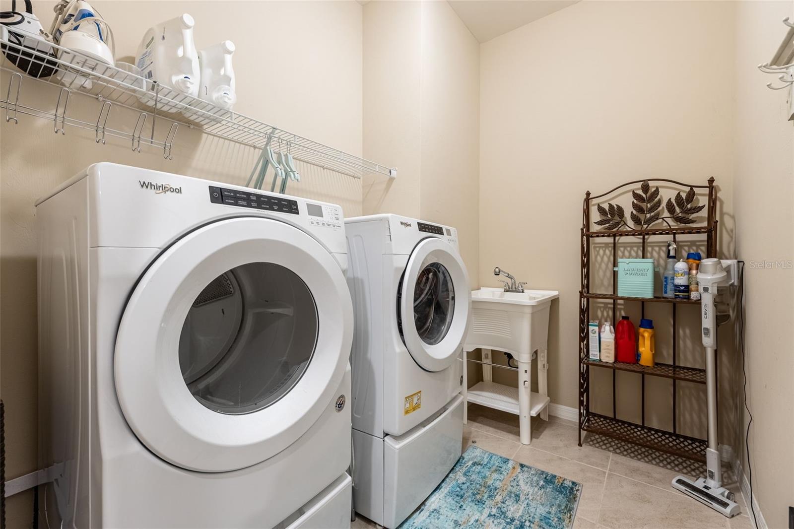 ENTRADA C1-C13 R-1 L1-L10 01 02 - Residential