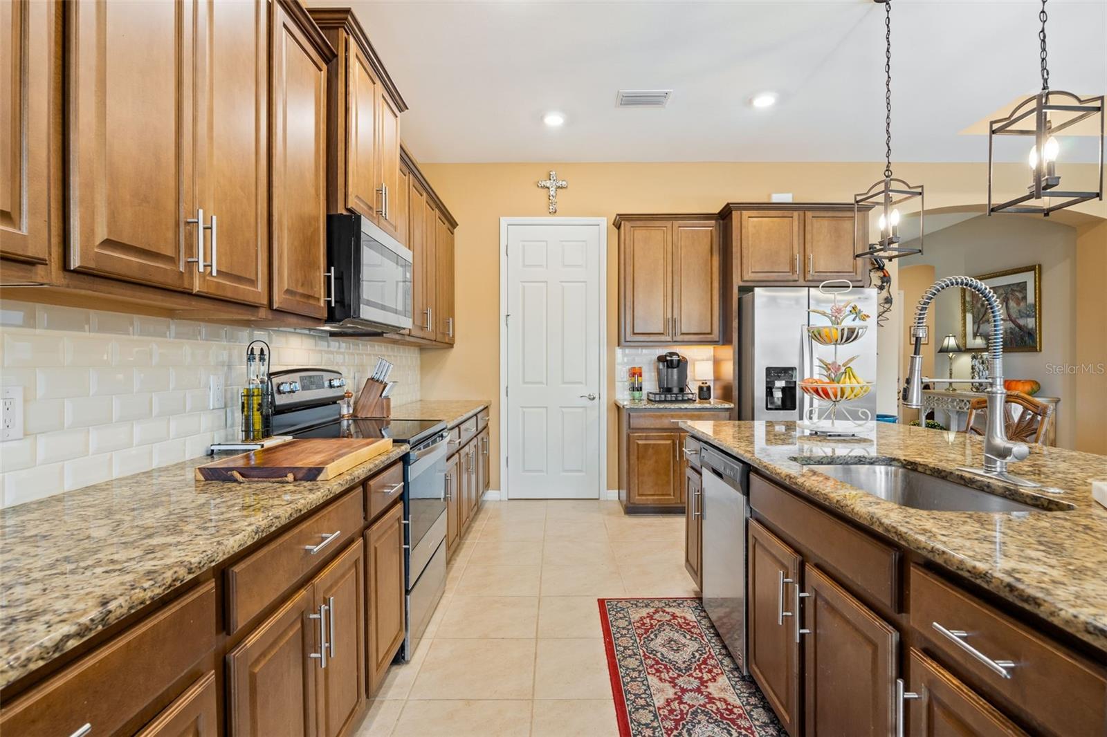 ENTRADA C1-C13 R-1 L1-L10 01 02 - Residential