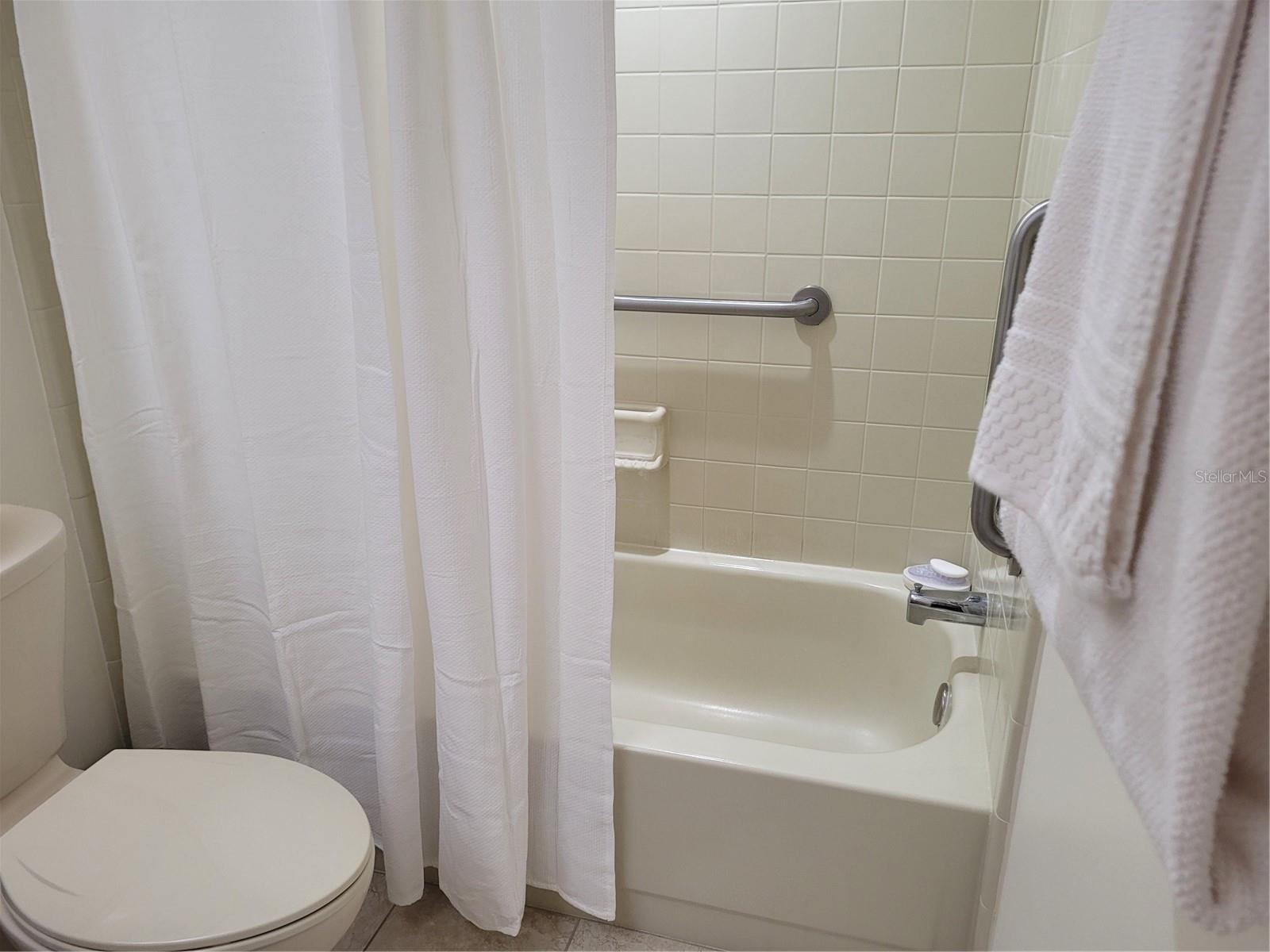 LANDMARK OAKS CONDO - Residential