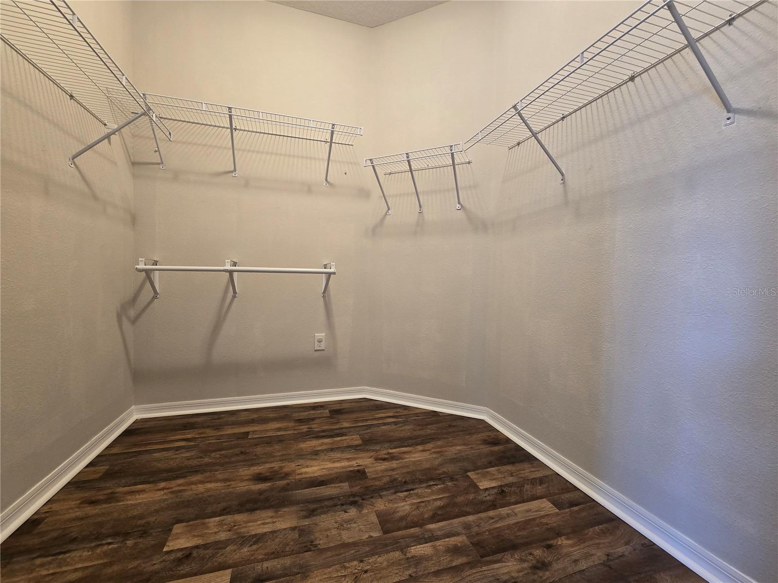 KRENSON WOODS - Residential