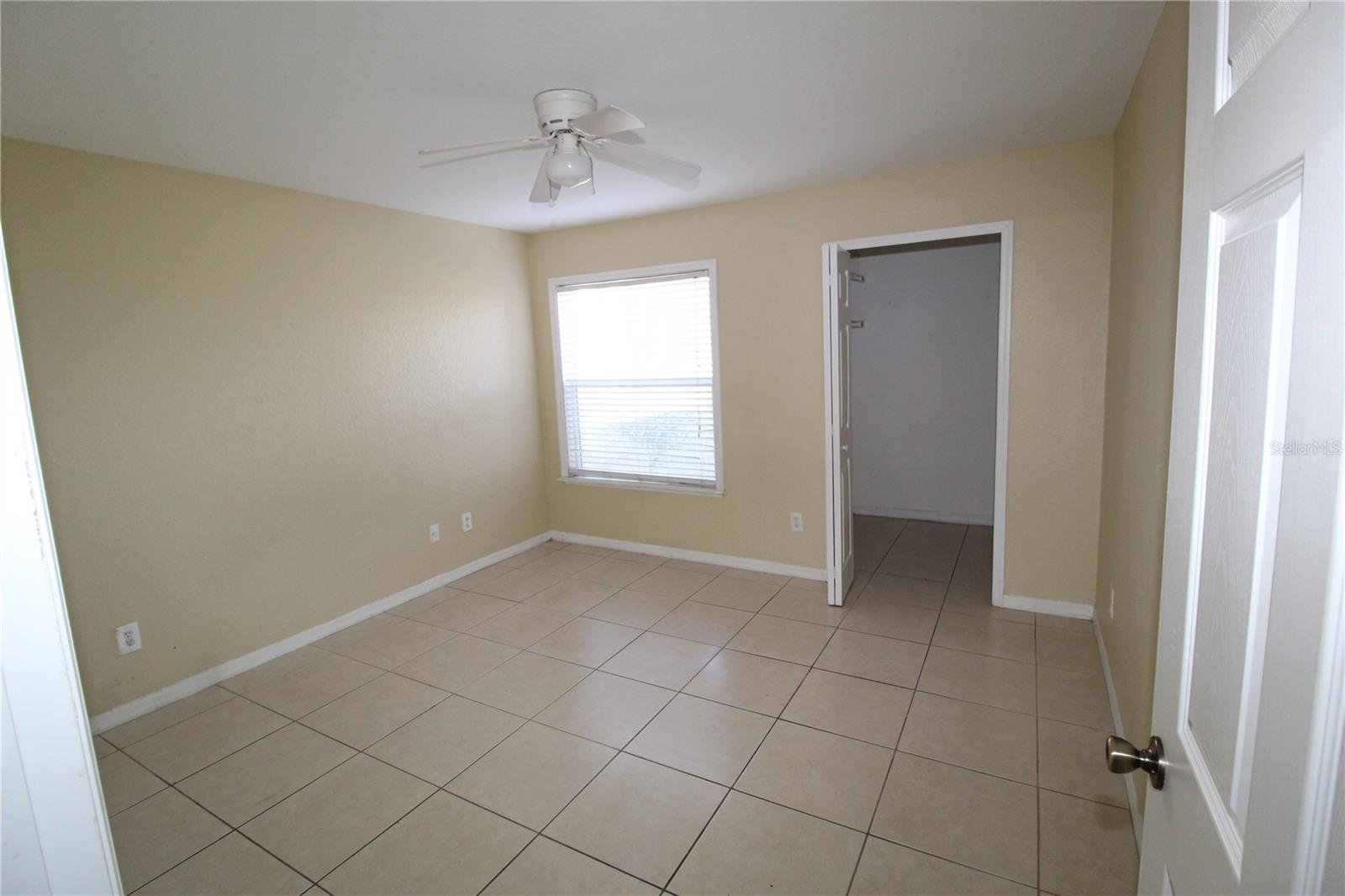 SANDLAKE PRIVATE RESIDENCES - Residential Lease