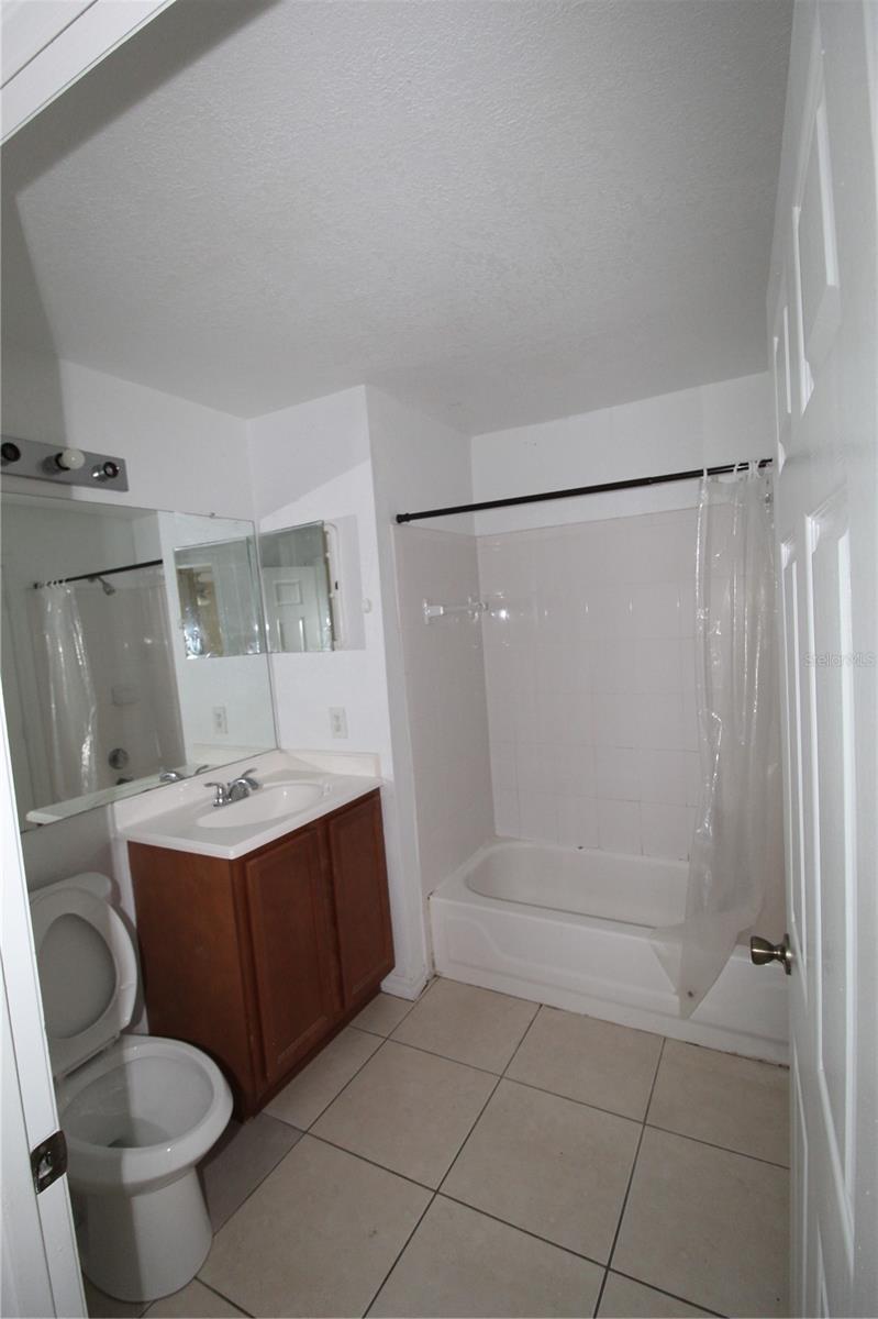 SANDLAKE PRIVATE RESIDENCES - Residential Lease