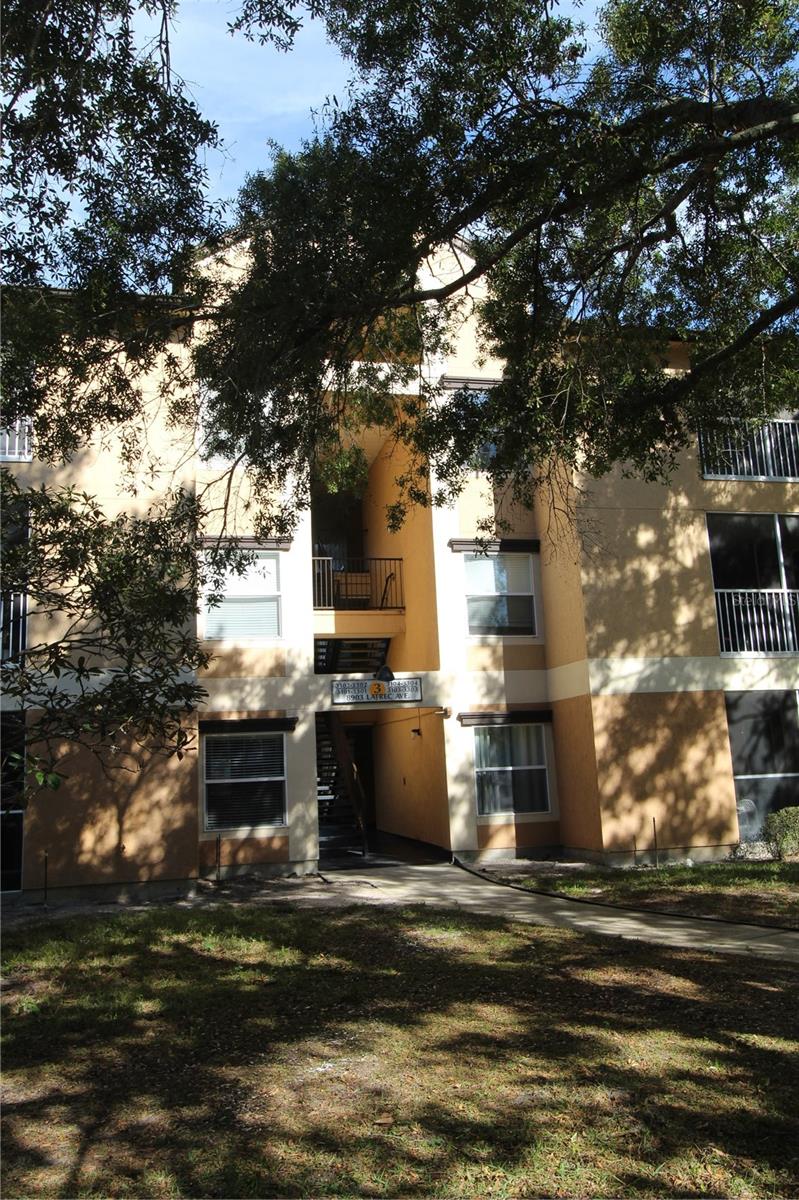 SANDLAKE PRIVATE RESIDENCES - Residential Lease