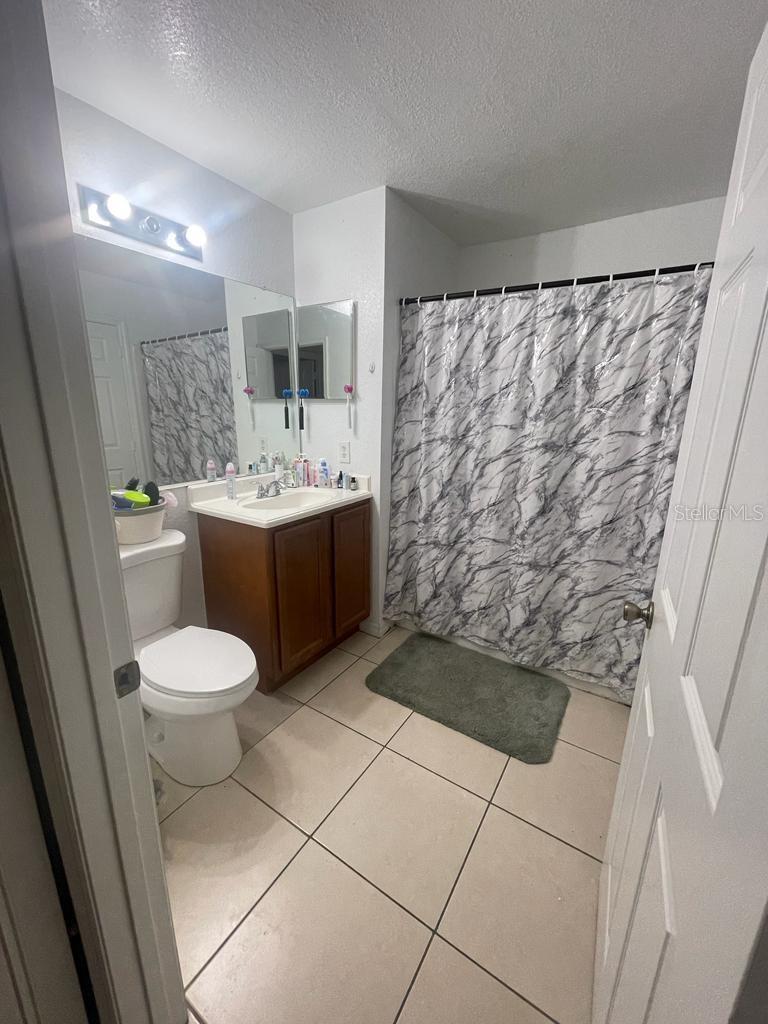 SANDLAKE PRIVATE RESIDENCES - Residential Lease