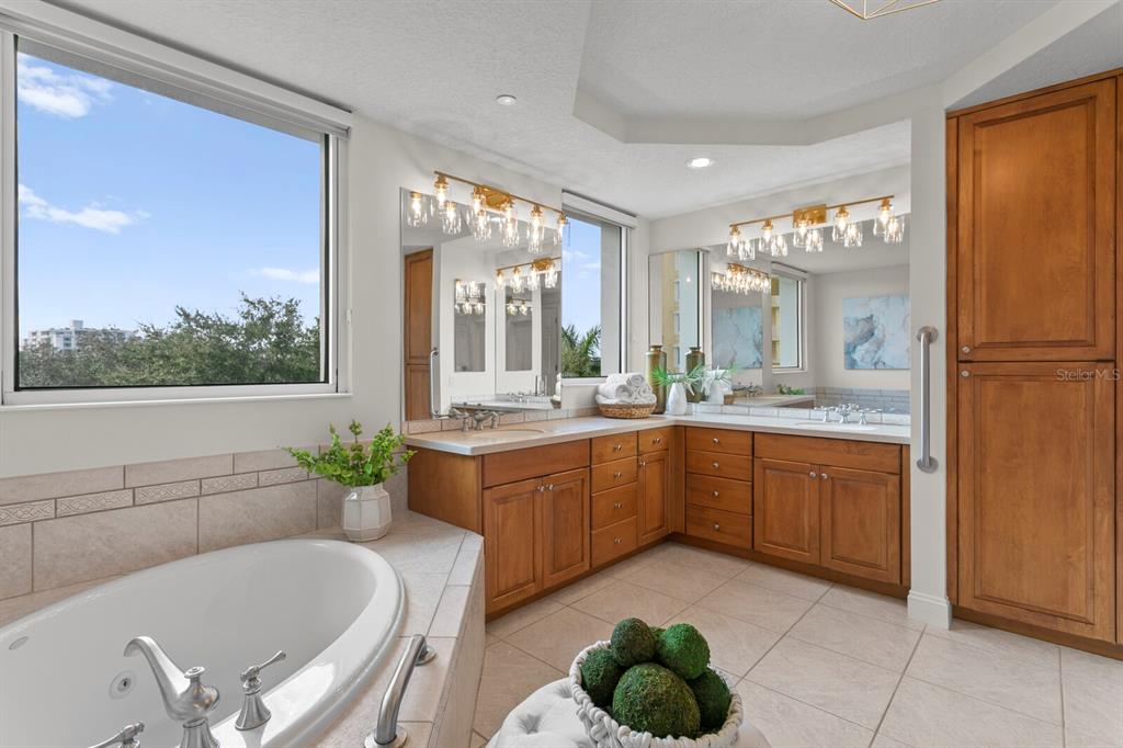 VINOY PLACE CONDO - Residential