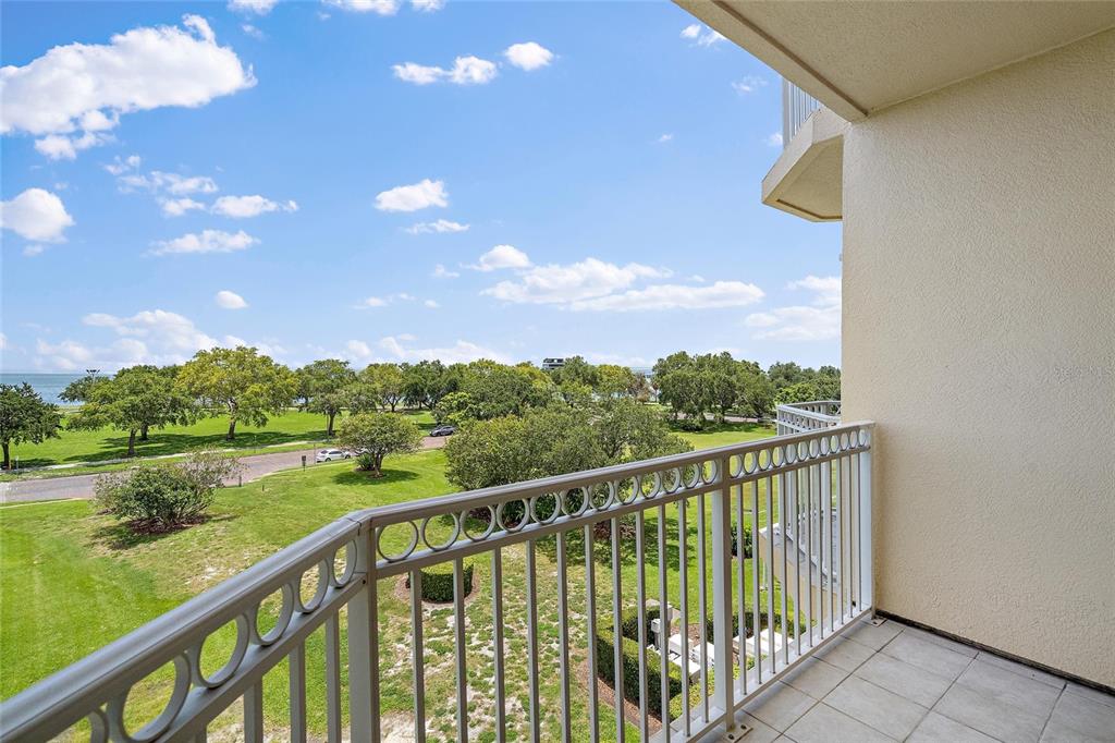 VINOY PLACE CONDO - Residential