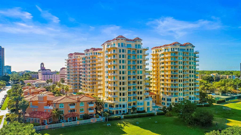 VINOY PLACE CONDO - Residential