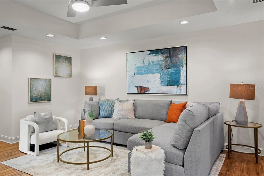 VINOY PLACE CONDO - Residential