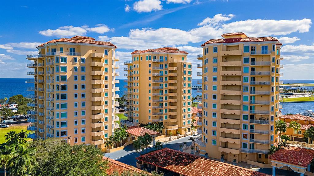 VINOY PLACE CONDO - Residential
