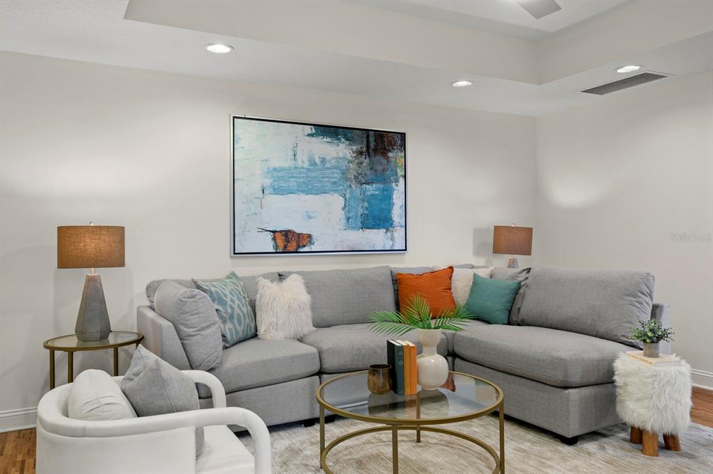 VINOY PLACE CONDO - Residential