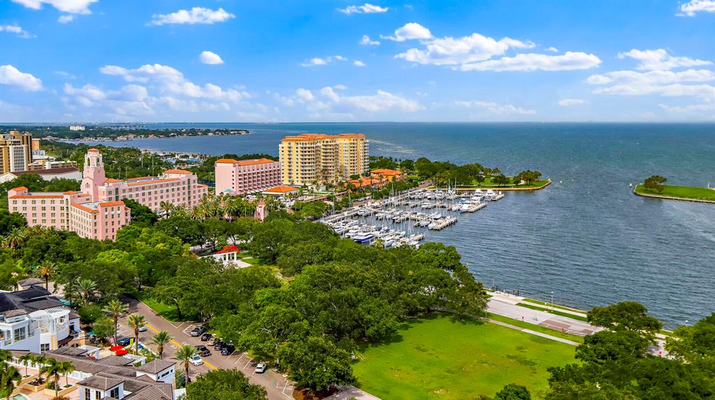 VINOY PLACE CONDO - Residential
